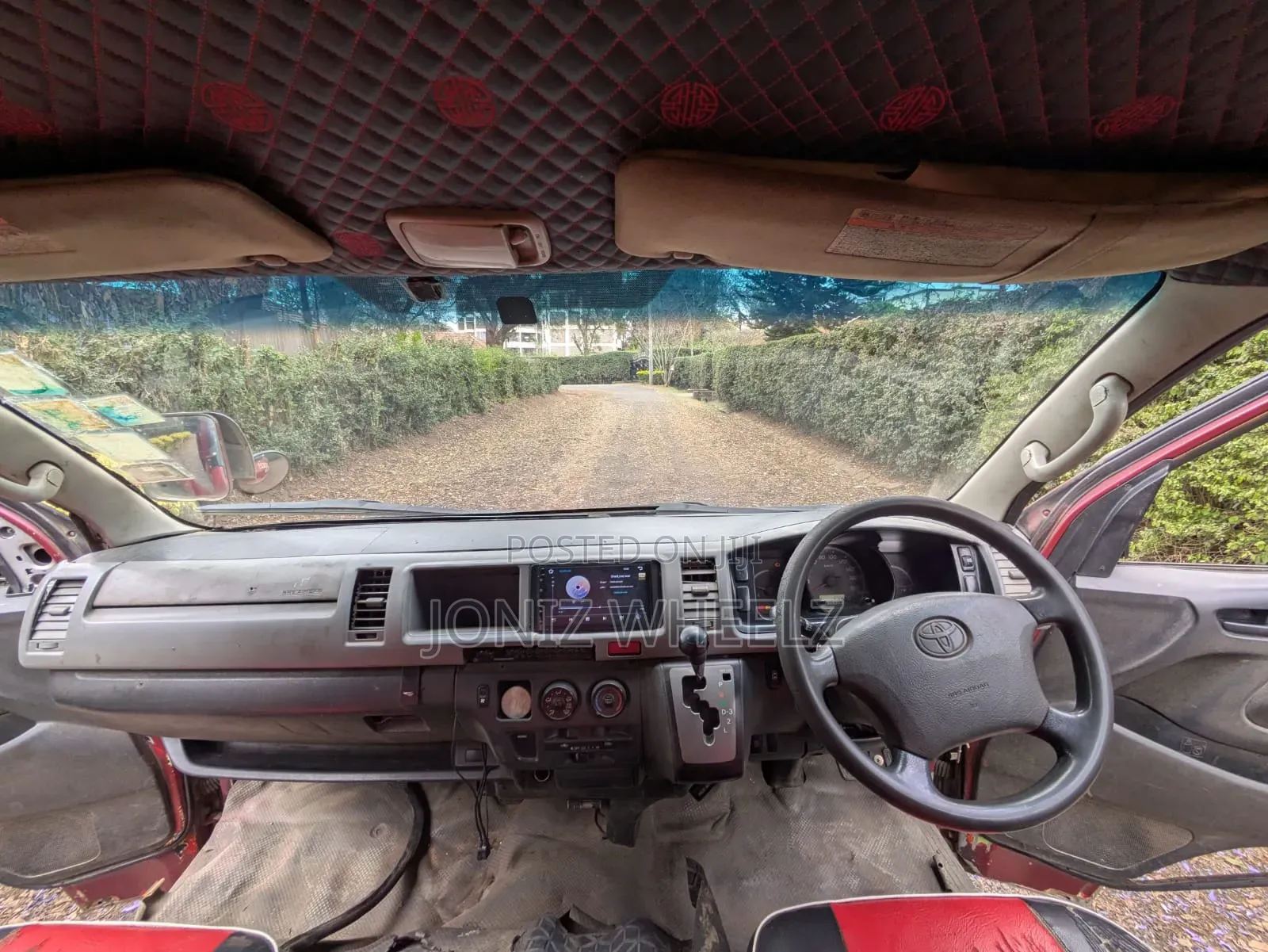 Toyota HiAce 2007 Red