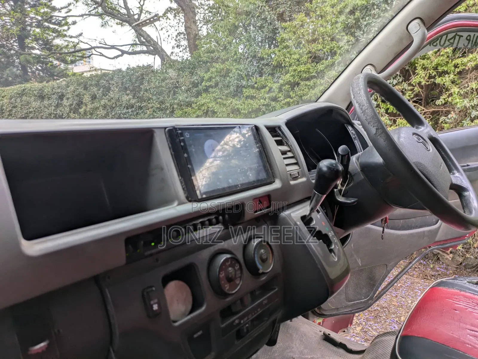 Toyota HiAce 2007 Red