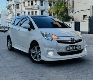 Toyota Ractis 1.5 FWD 2012 White