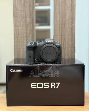 Canon Eos R7