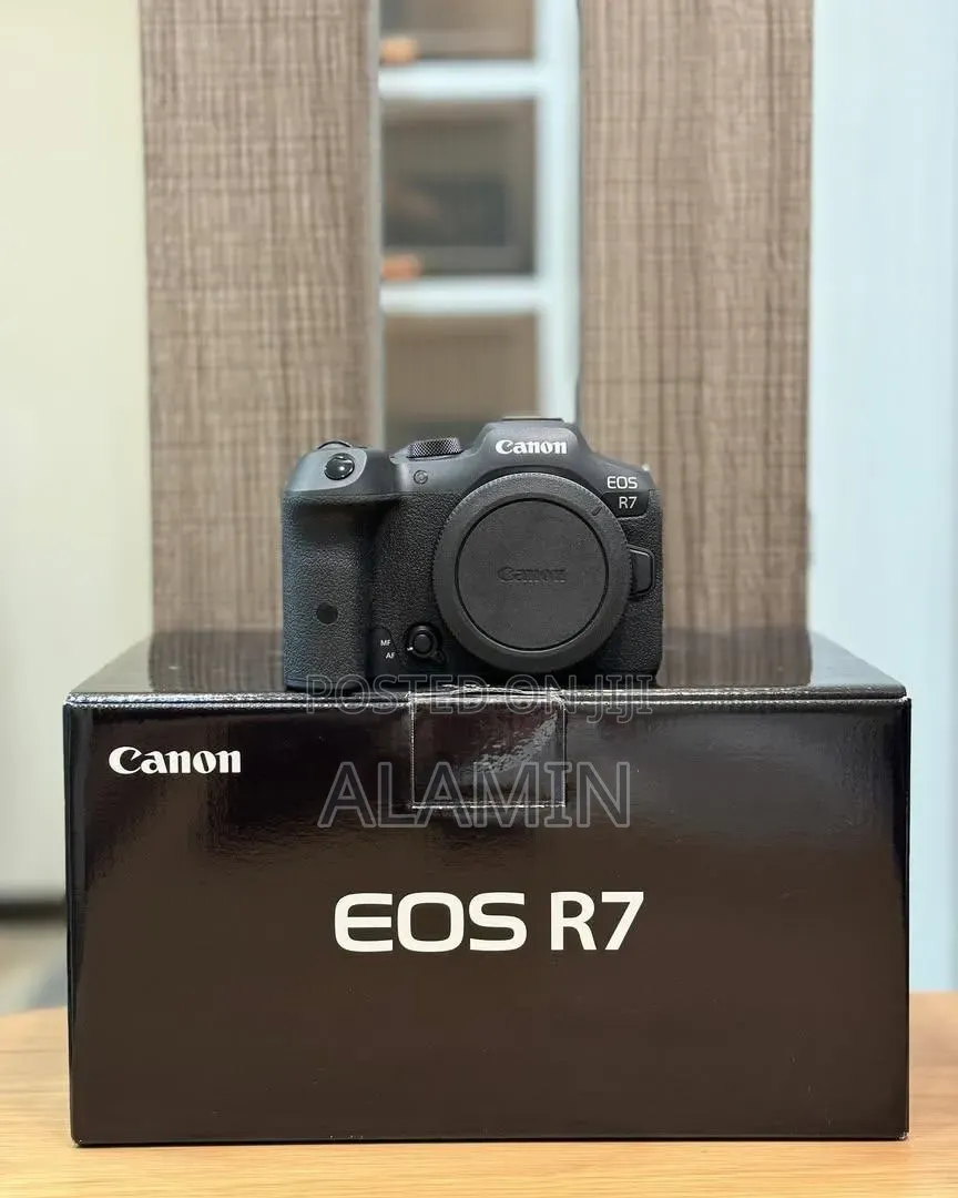 Canon Eos R7
