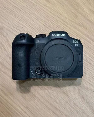 Canon Eos R7