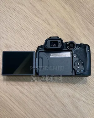Canon Eos R7