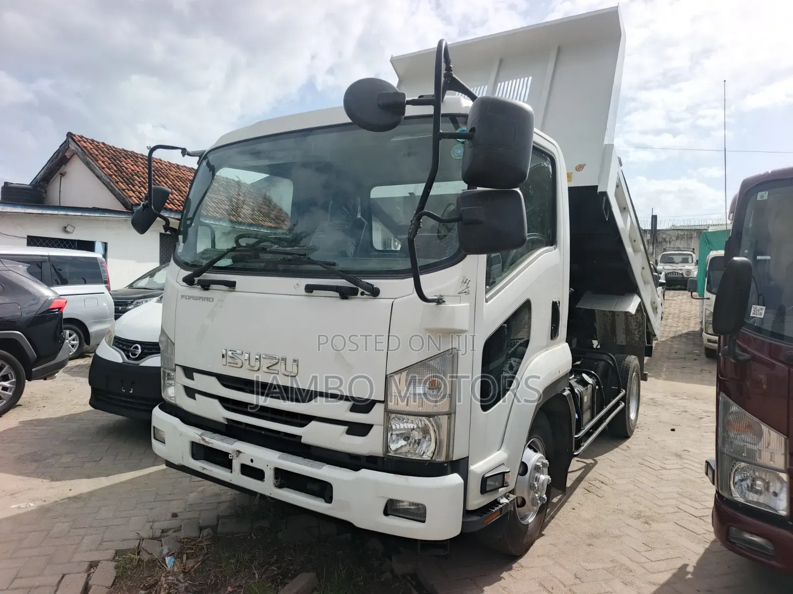 Isuzu Forward Tipper 2021 White