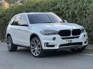 BMW X5 xDrive35d AWD (3.0L 6cyl 8A) 2016 White