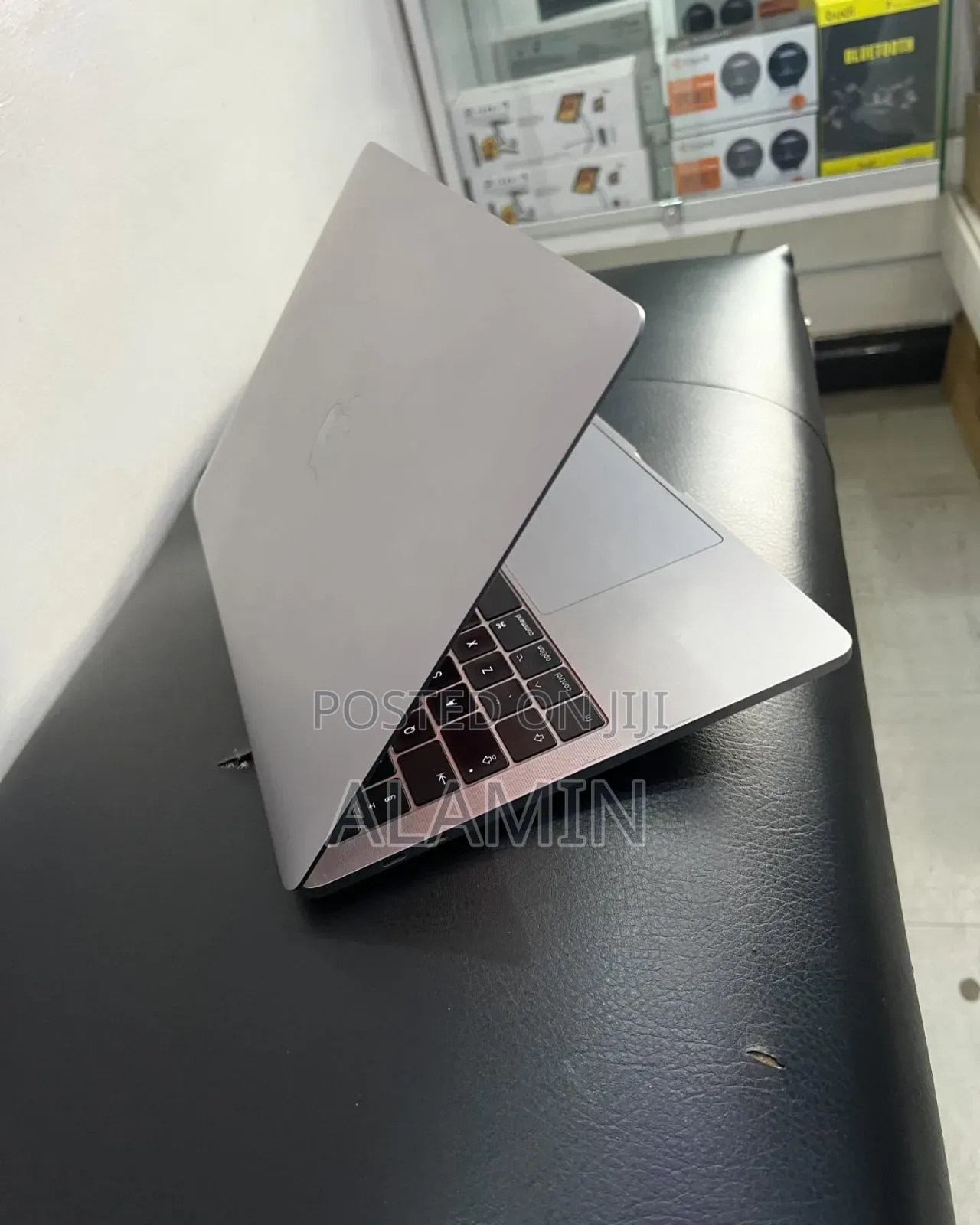 Laptop Apple MacBook Pro 2017 16GB Intel Core i7 SSD 512GB