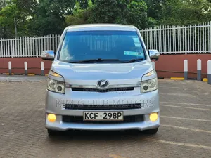 Toyota Voxy Z 2WD 8-Seater 2008 Silver