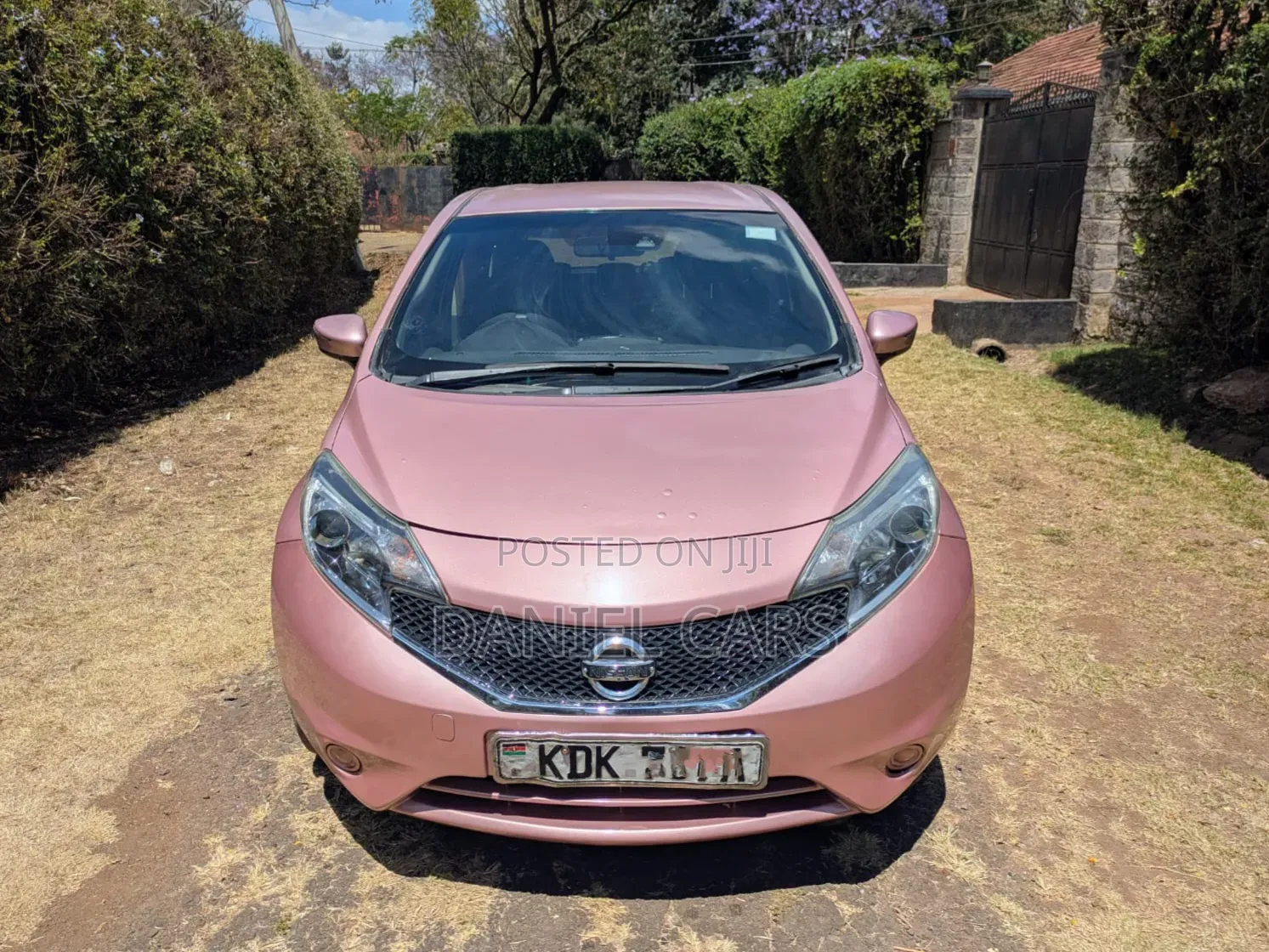 Nissan Note 2015 Pink