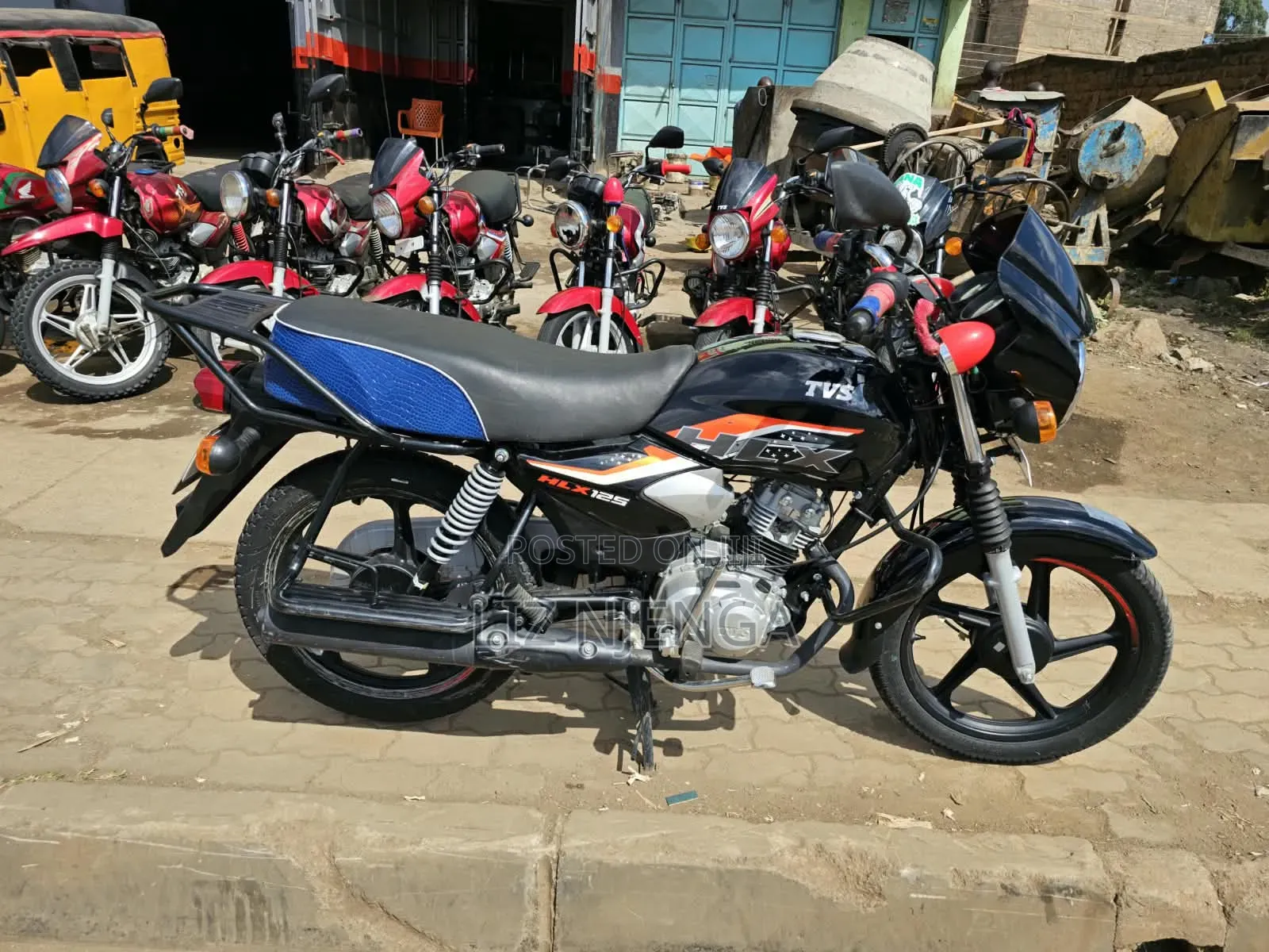 TVS HLX 125 2026 Black