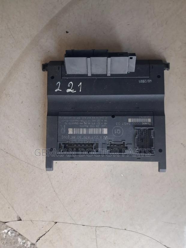 W221 Front Door Control Module - thumbnail 2