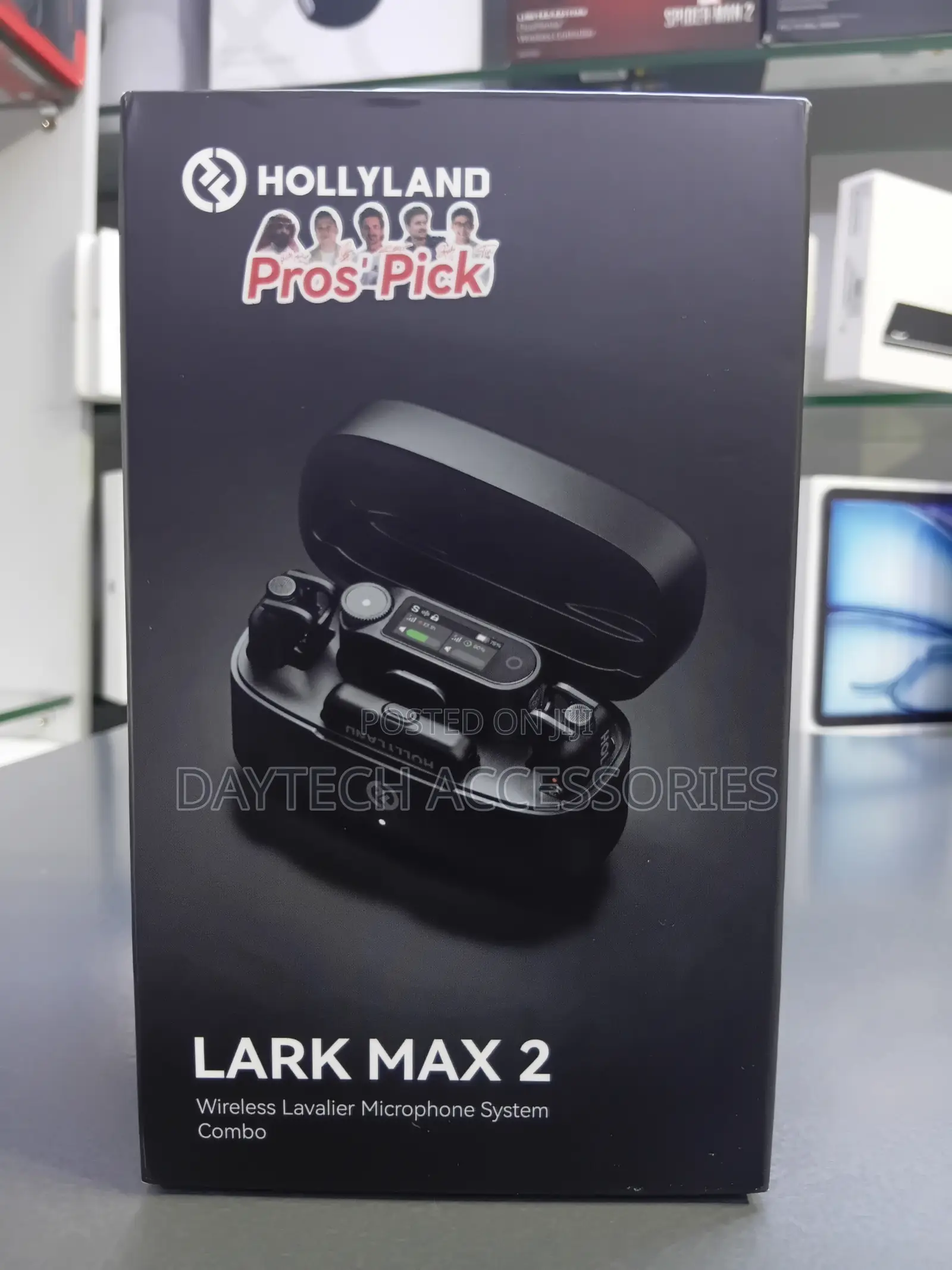 Professional Hollyland L ARK MAX 2 Wireless Lavalier Microphone Combo.