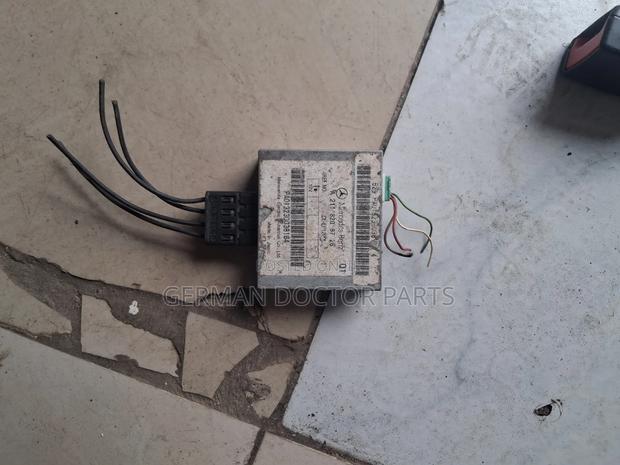 W211 Antenna Control Module - main view