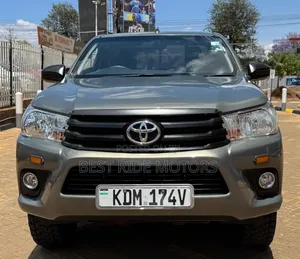 Toyota Hilux 2023 Gray