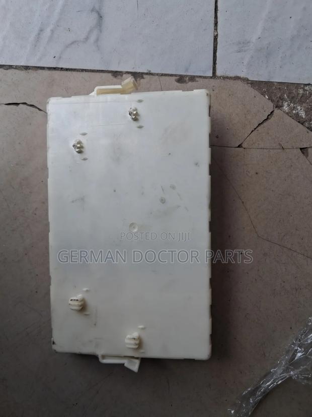 W207 Door Control Module (DCM) - main view