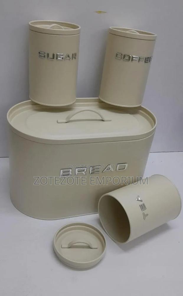 Bread Bin With 3 Canisters - thumbnail 3