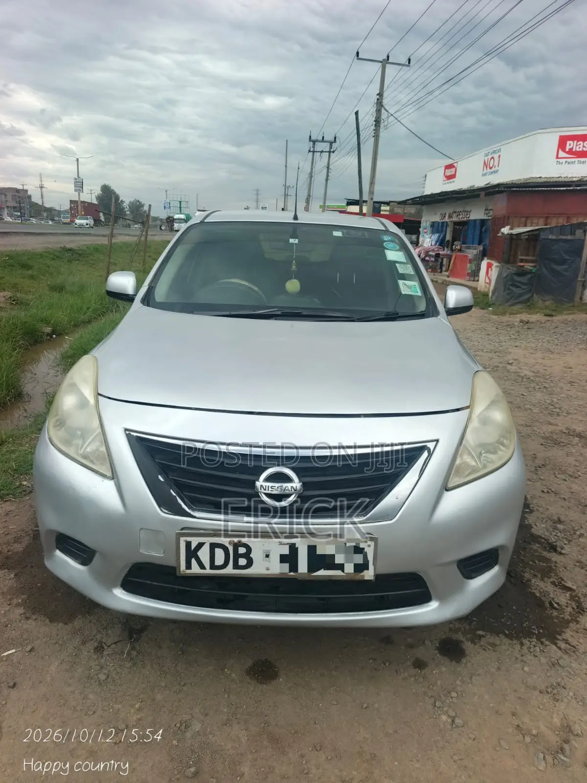 Nissan Latio 2014 Silver