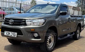 Toyota Hilux 2023 Gray