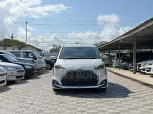 Toyota Sienta 2019 White