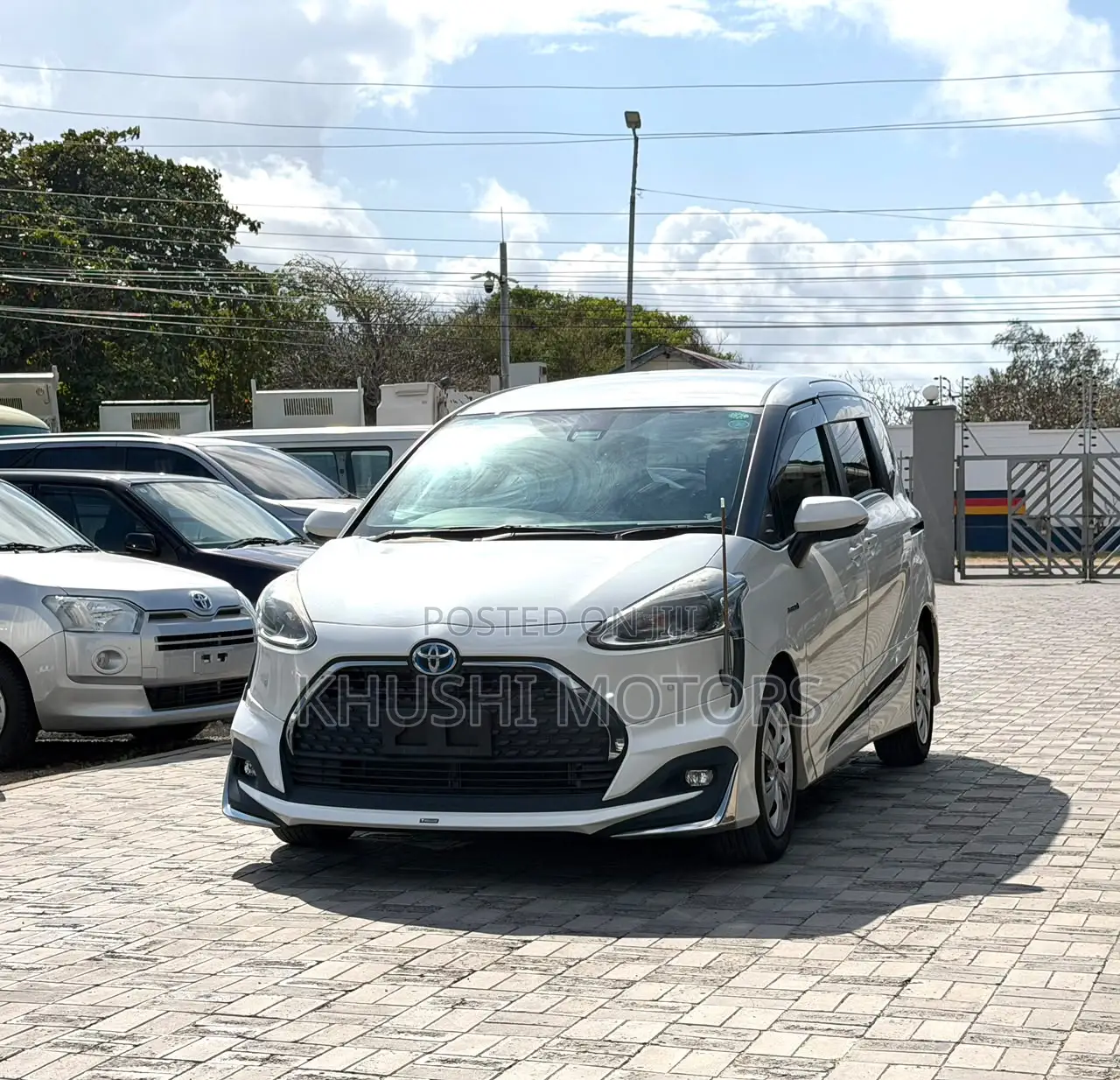 Toyota Sienta 2019 White
