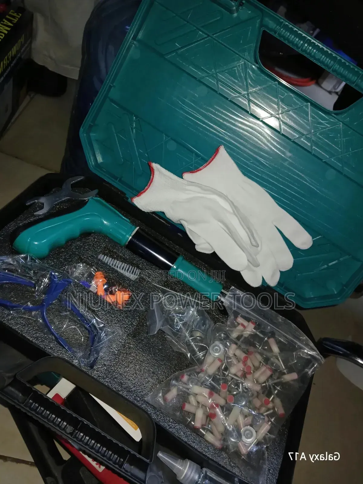 Portable Manual Concrete Nail Gun Kit