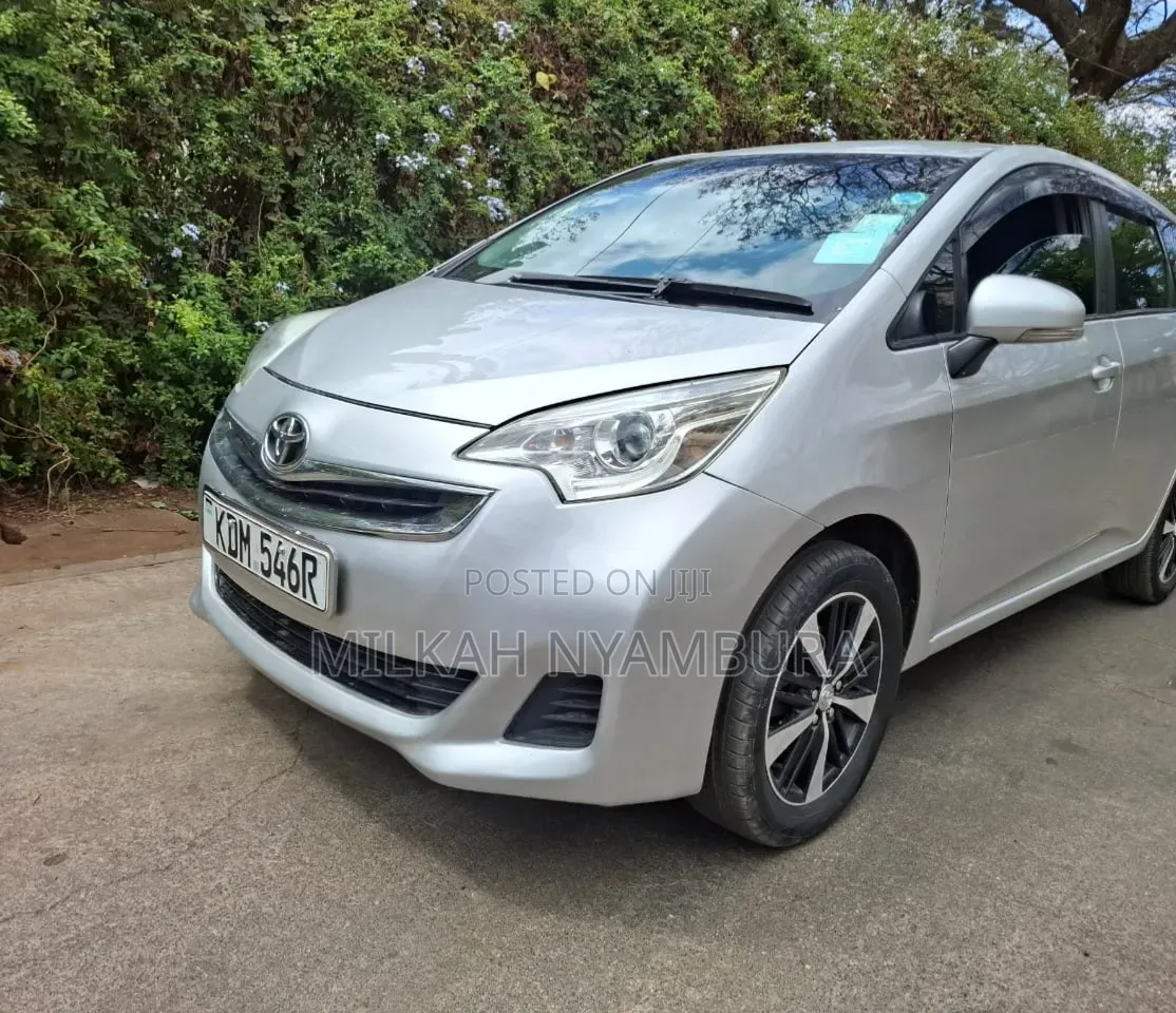 Toyota Ractis 2016 Silver
