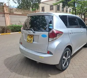 Toyota Ractis 2016 Silver