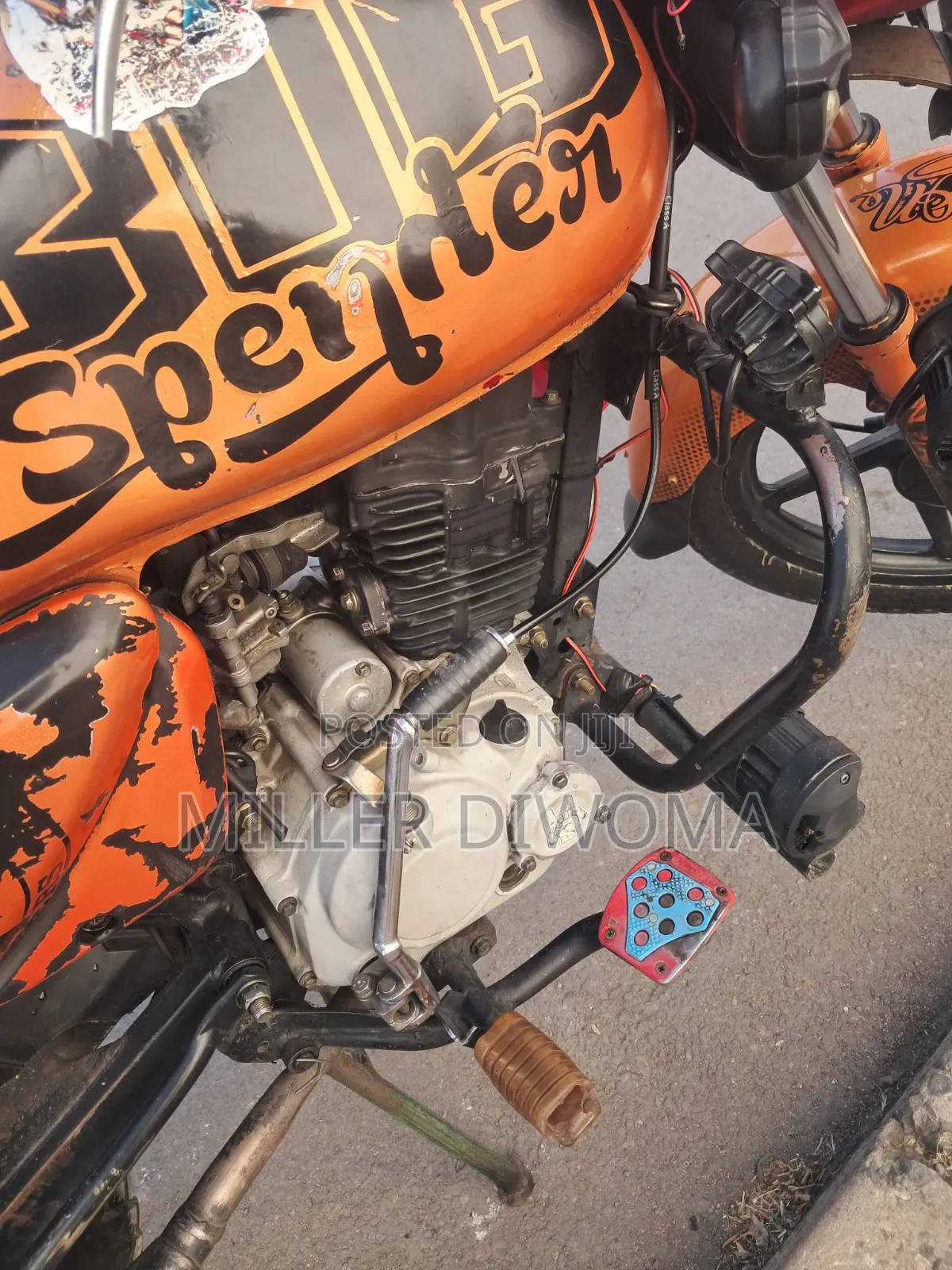 Bajaj Boxer 150 UG 2022 Red