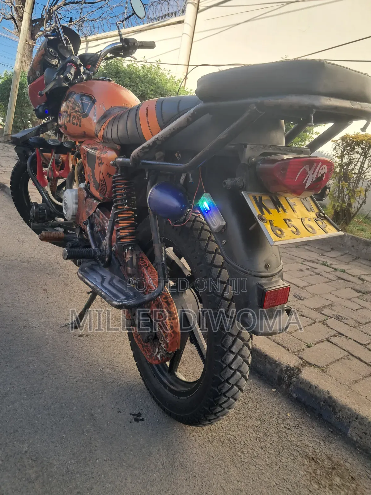 Bajaj Boxer 150 UG 2022 Red