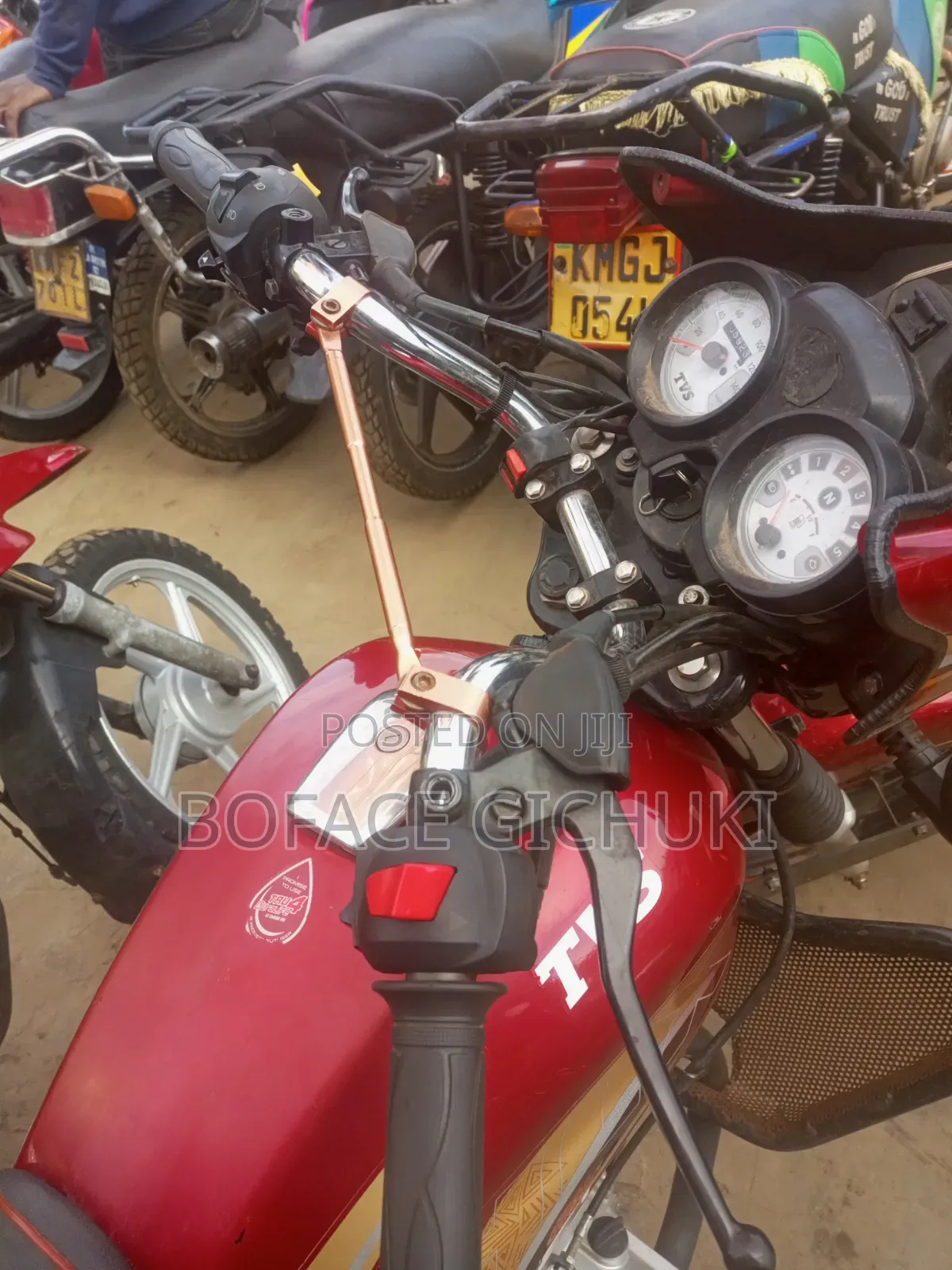 TVS HLX Plus ES 2025 Red