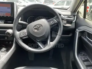 Toyota RAV4 2019 White