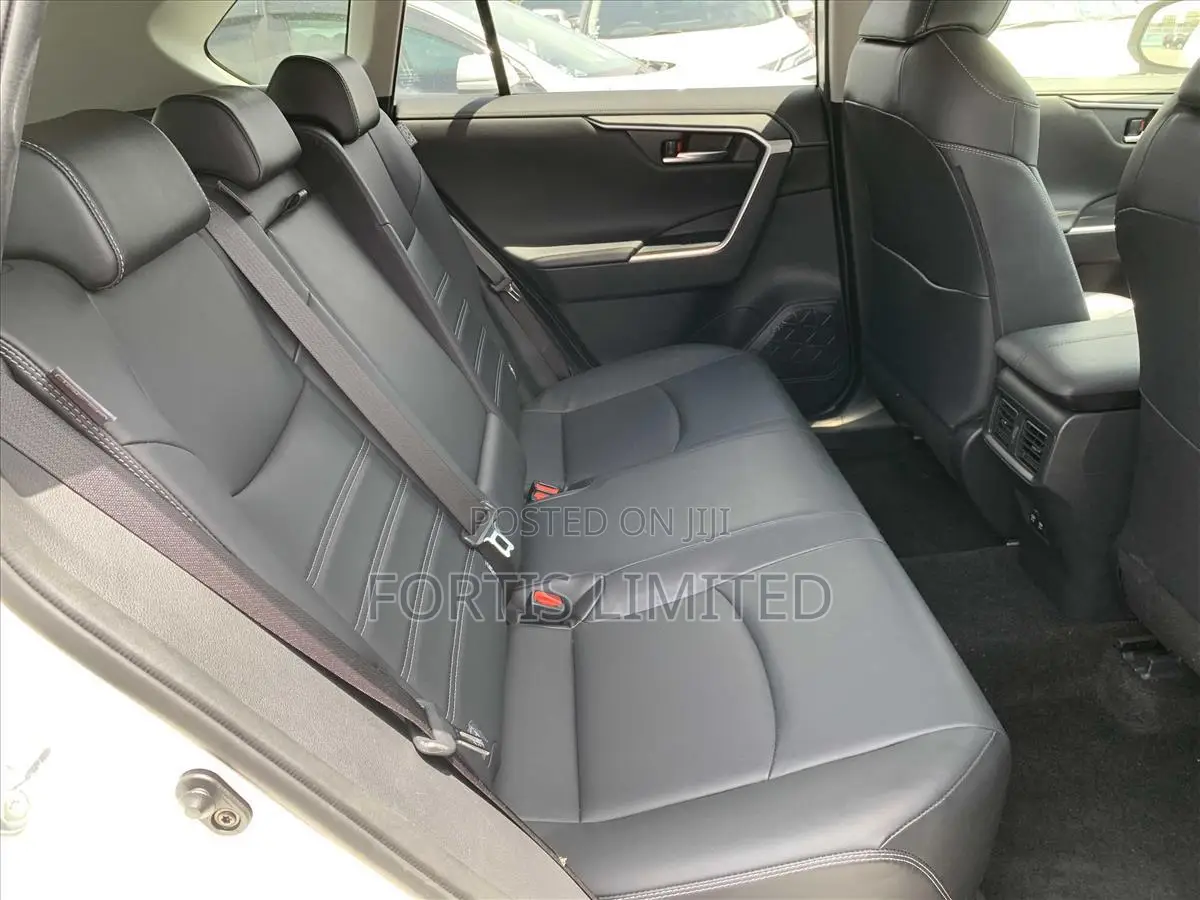 Toyota RAV4 2019 White