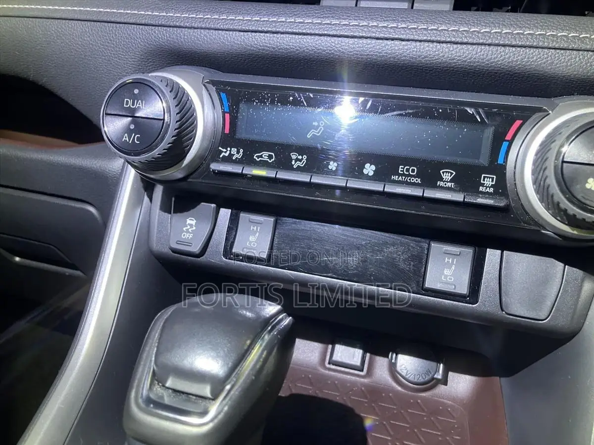 Toyota RAV4 2019 White