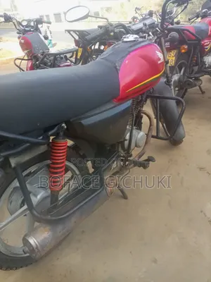 Honda CB 2024 Red