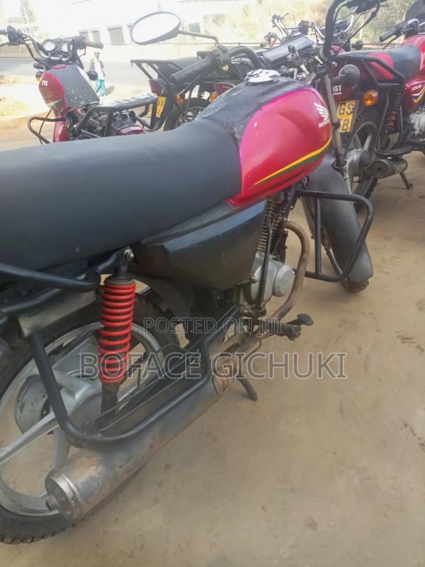 Honda CB 2024 Red - thumbnail 2