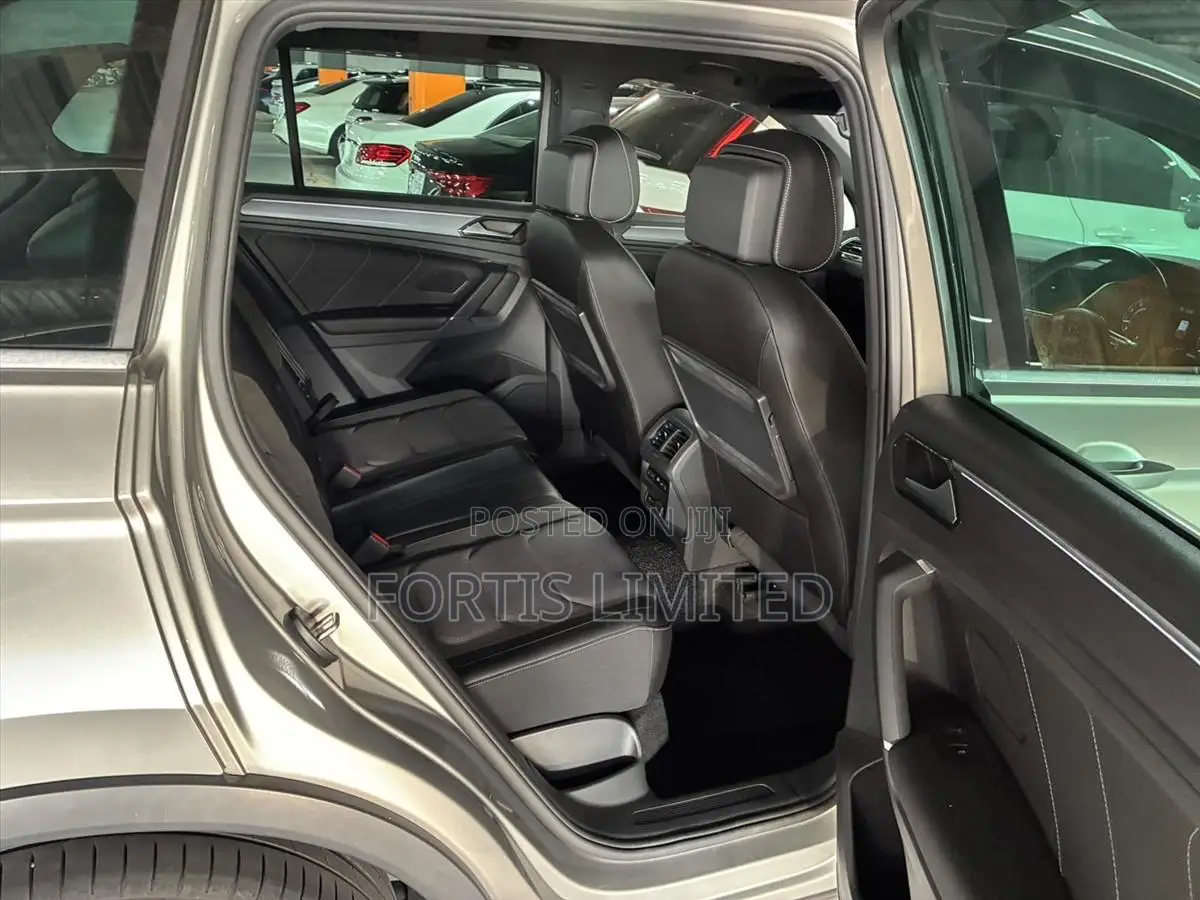 Volkswagen Tiguan 2019 Silver