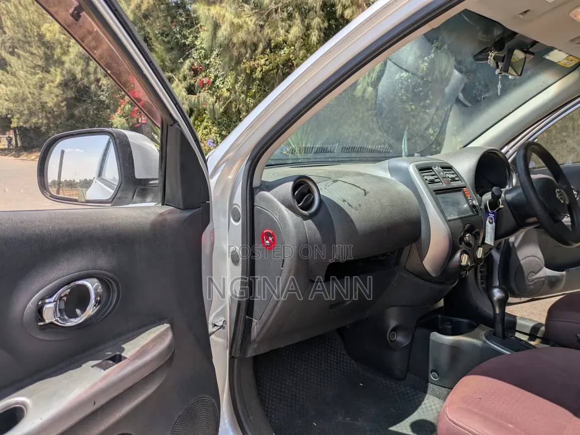 Nissan March 2015 Silver