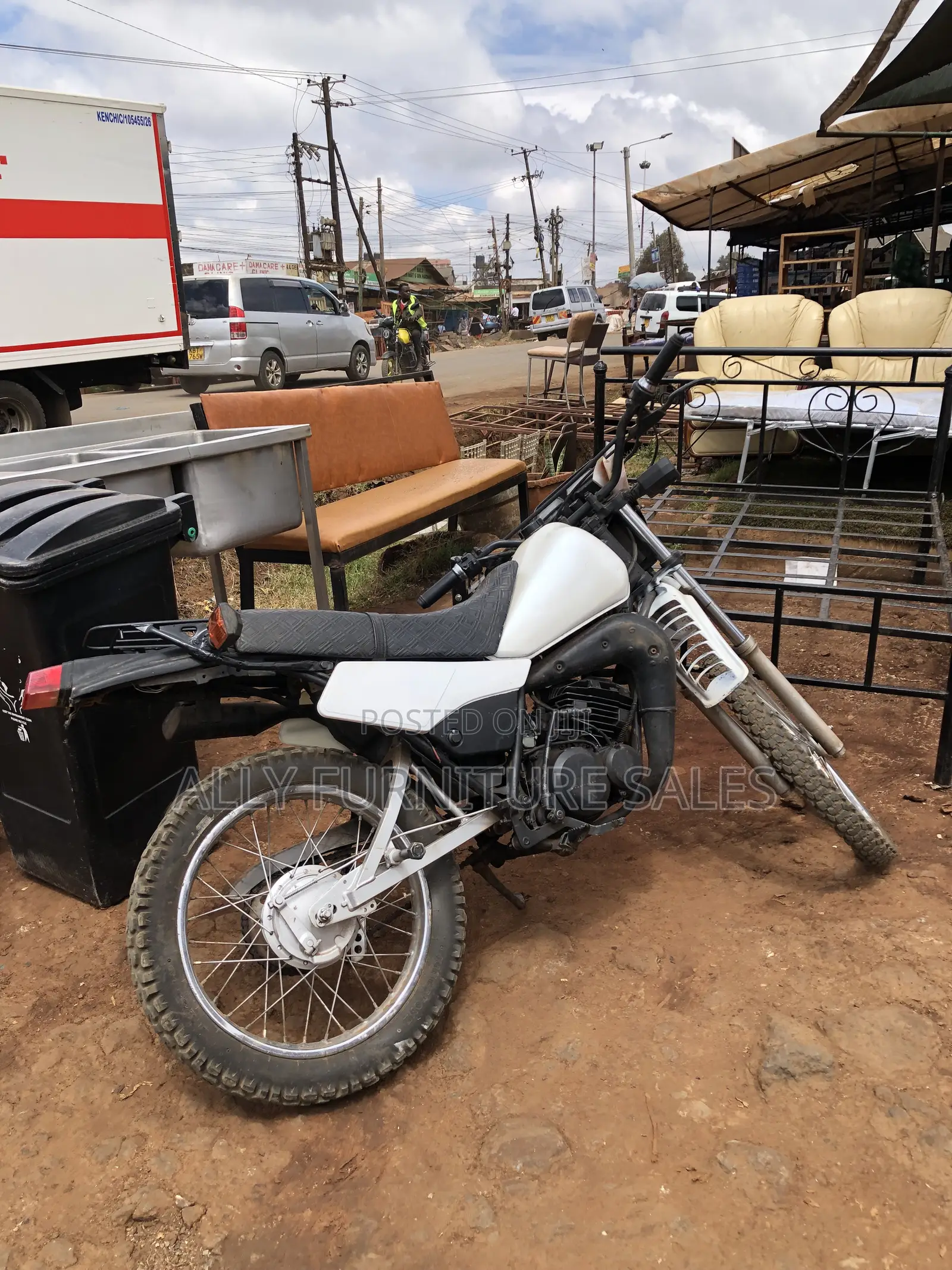 Yamaha DT125 2001 White
