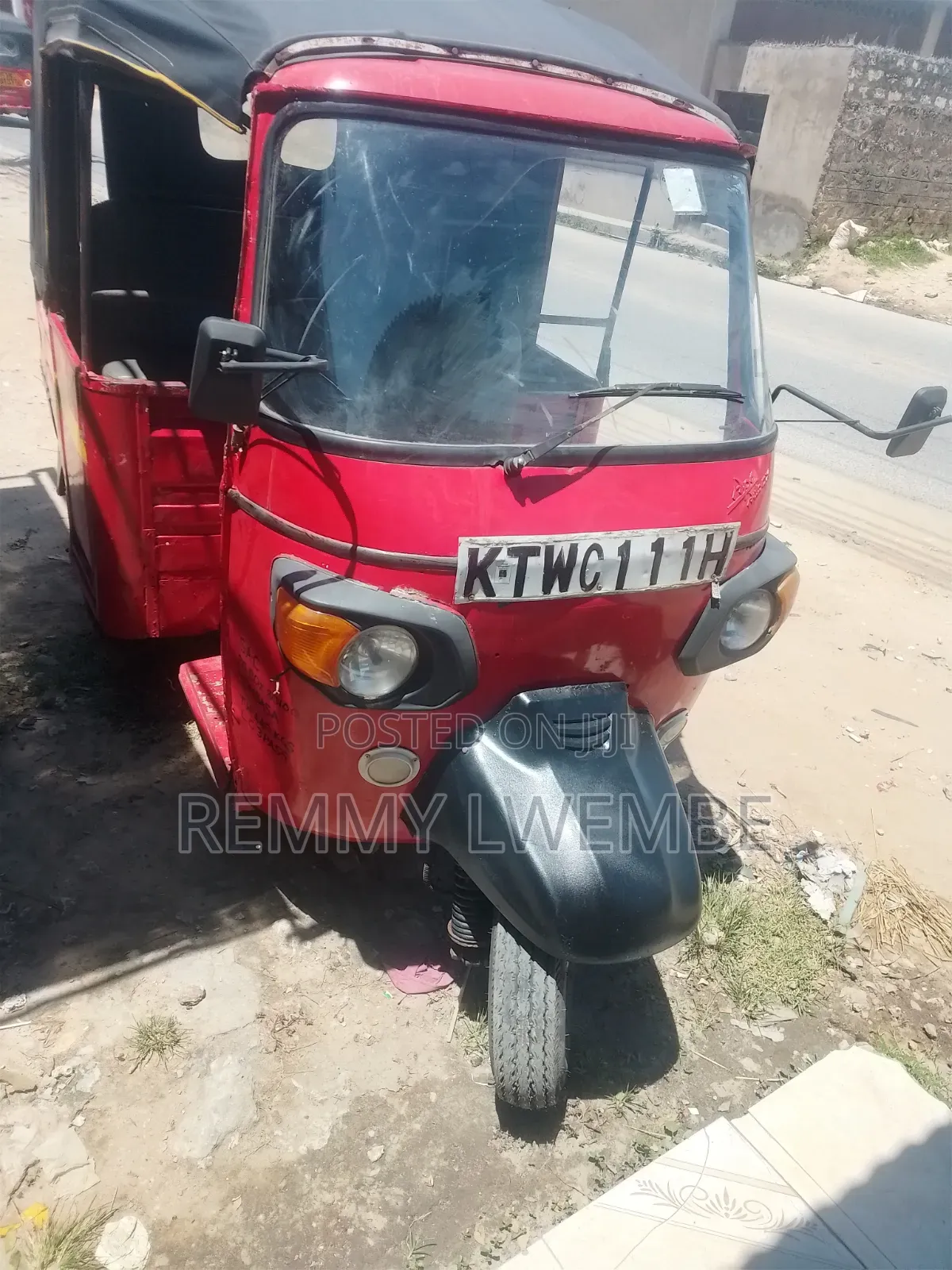 Piaggio 2022 Red