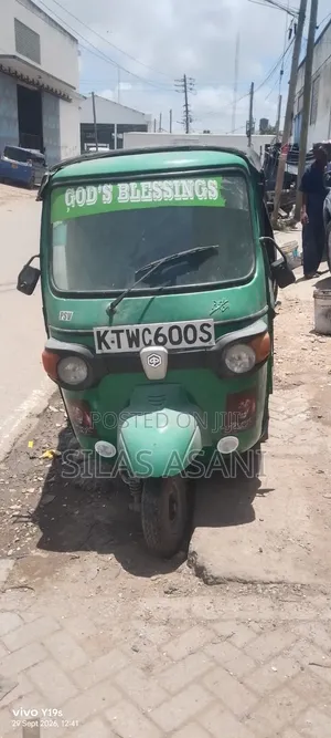 Piaggio 2022 Green