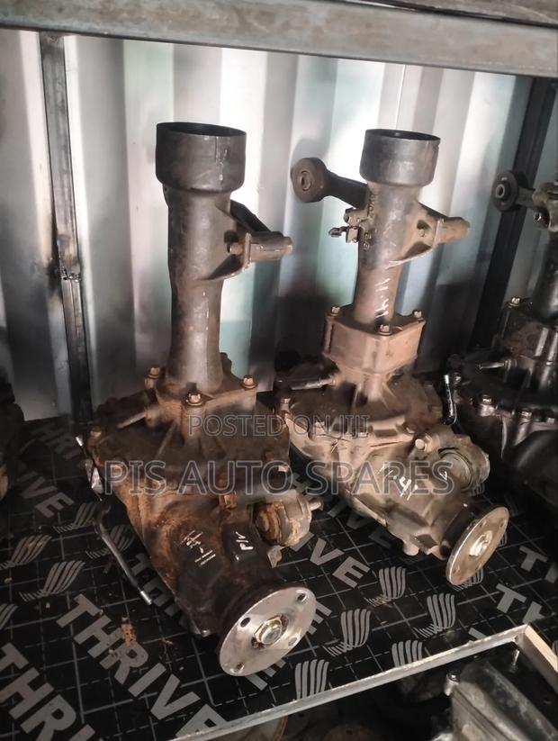 Toyota Hilux Vigo Front Diff - thumbnail 2
