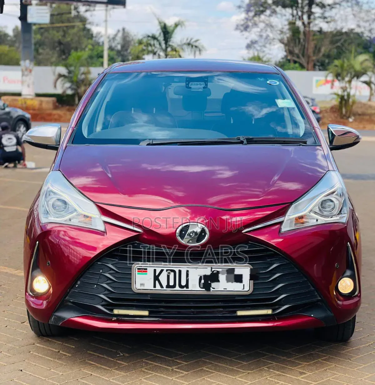 Toyota Vitz 2018 Maroon