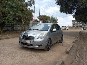 Toyota Vitz 2005 Silver