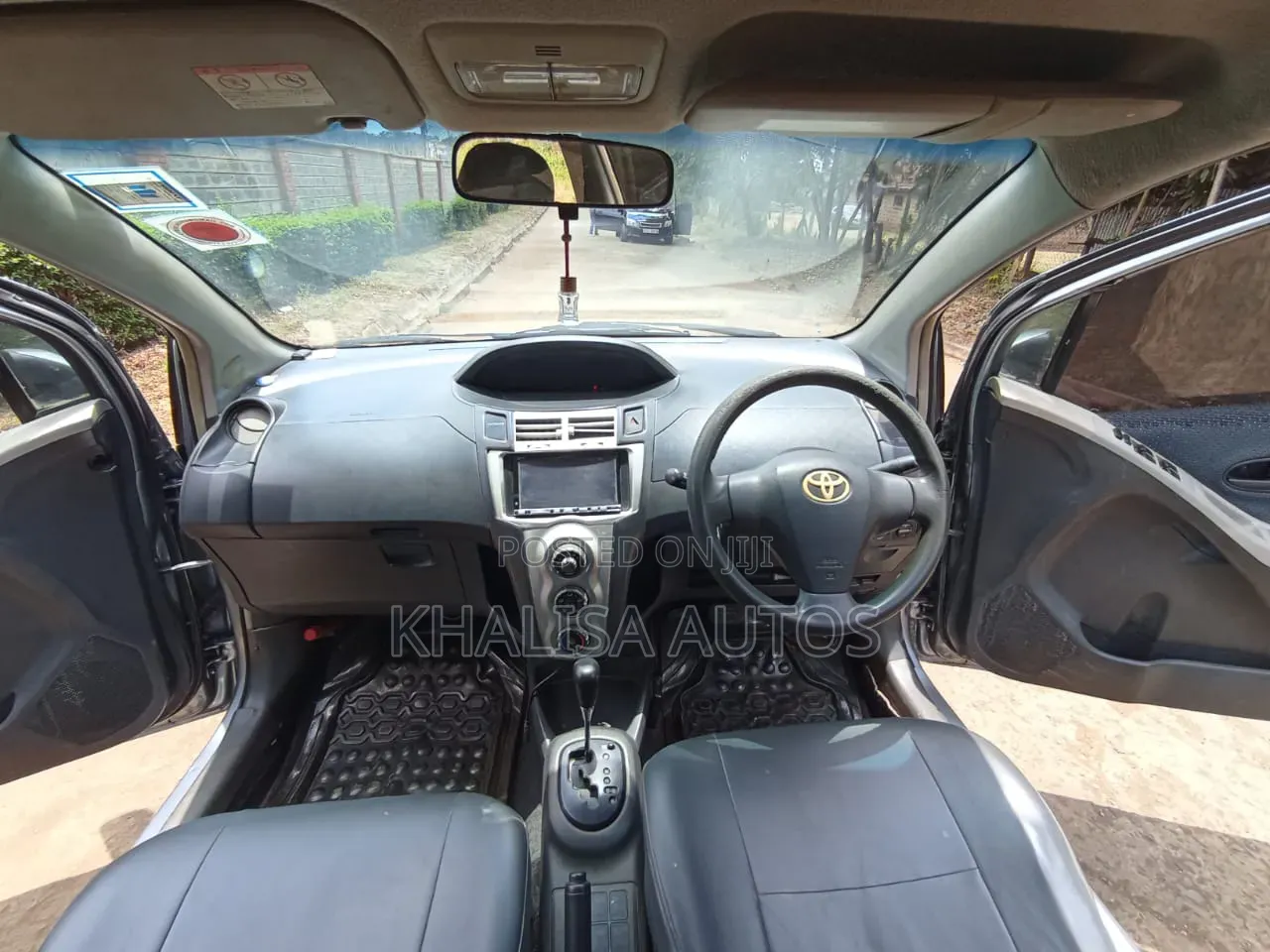 Toyota Vitz 2005 Silver