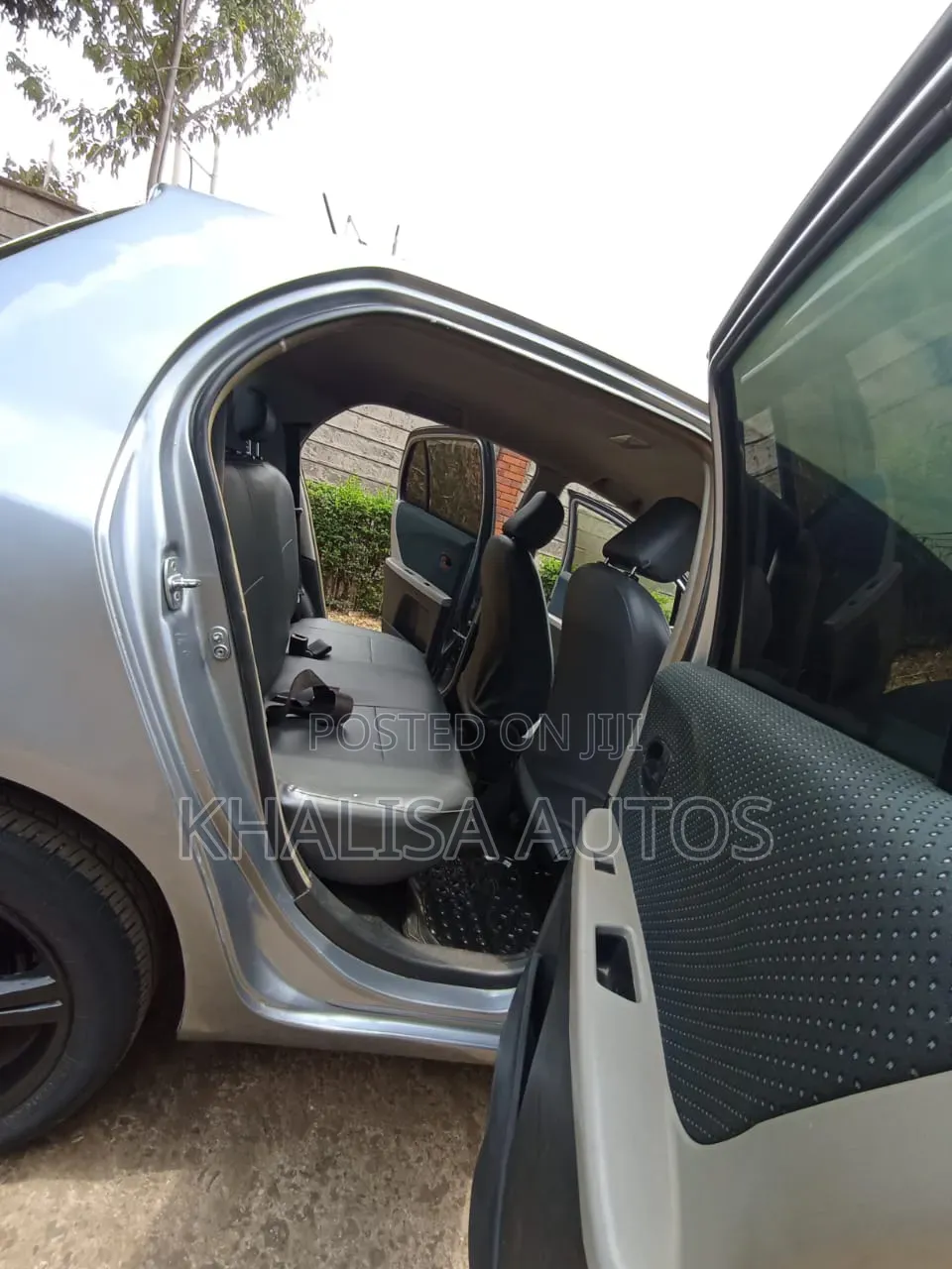 Toyota Vitz 2005 Silver