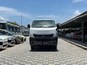 Isuzu Como 2020 White