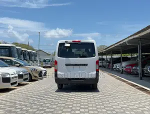 Isuzu Como 2020 White