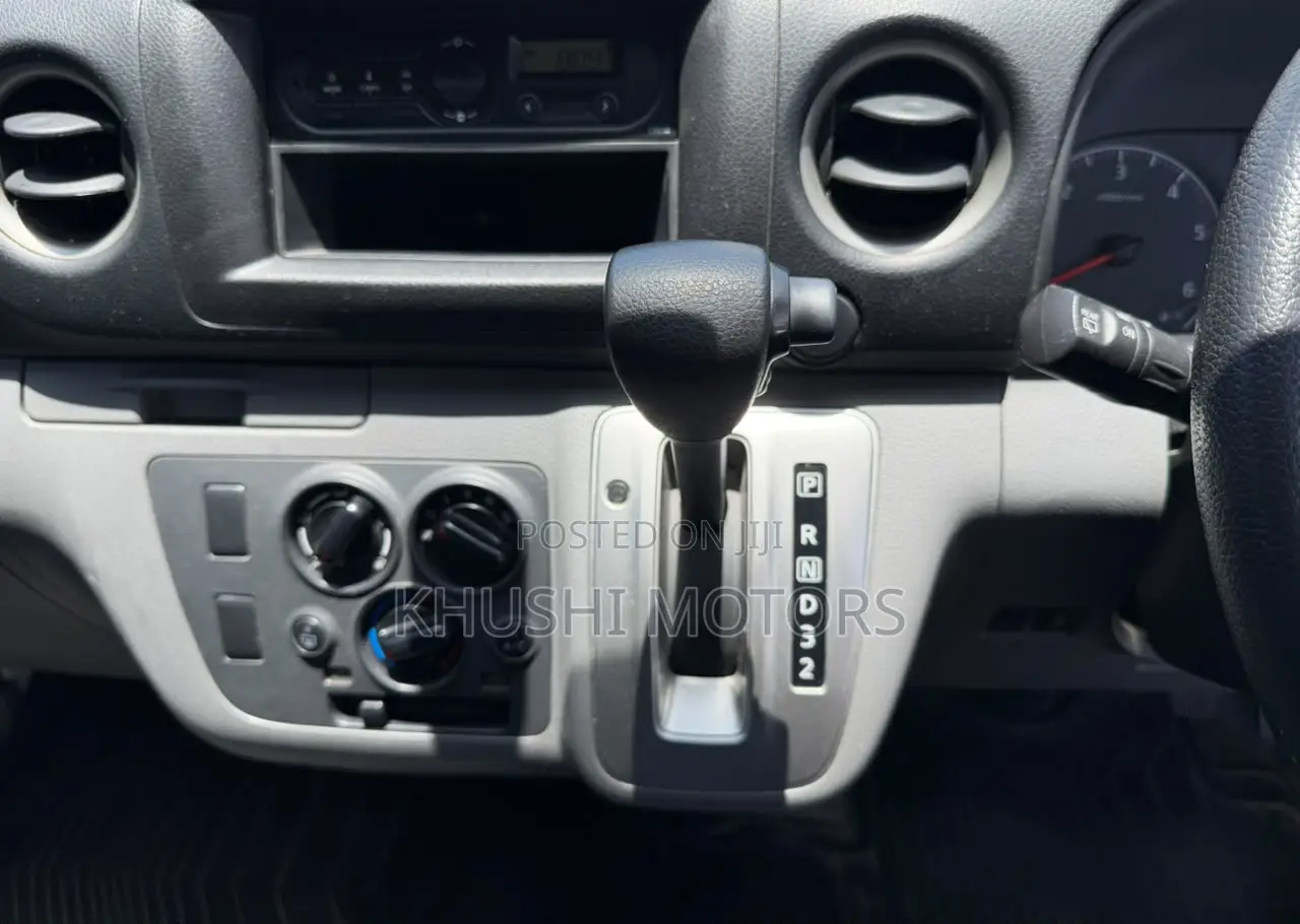 Isuzu Como 2020 White