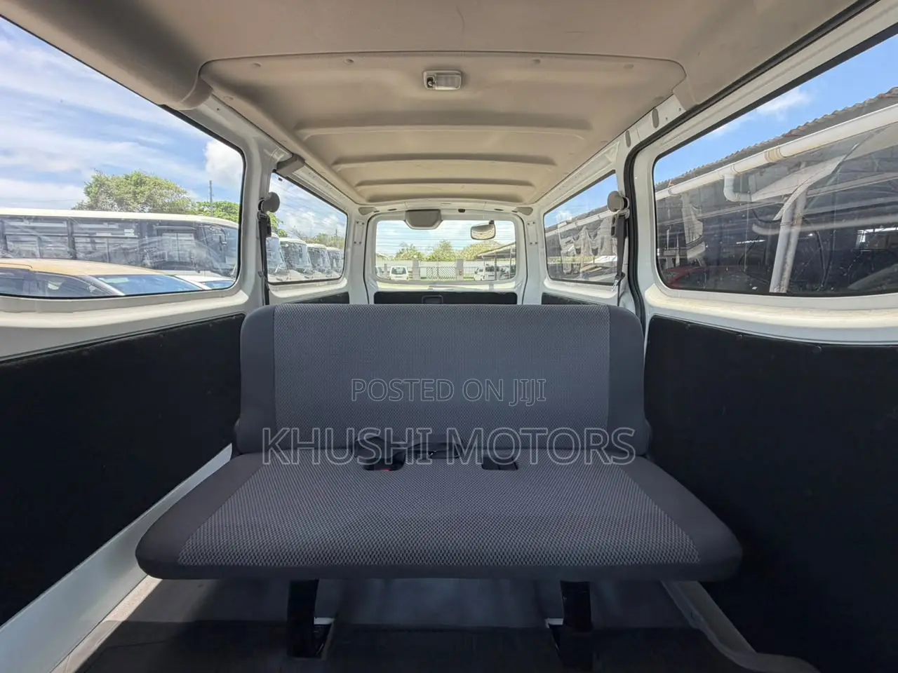 Isuzu Como 2020 White
