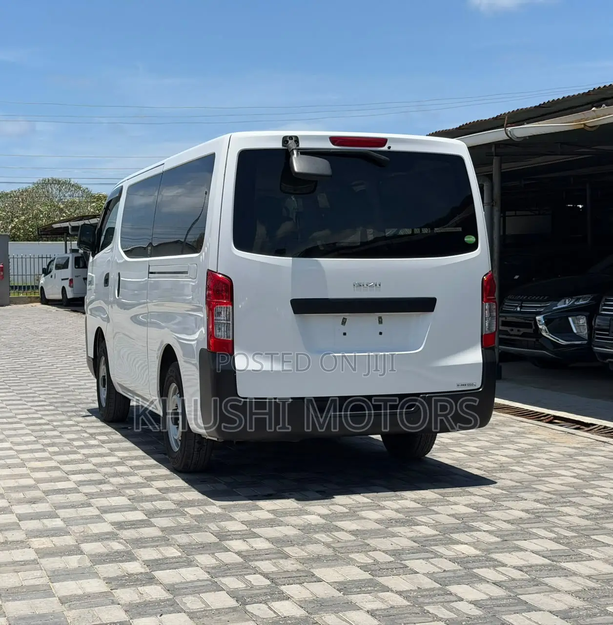Isuzu Como 2020 White