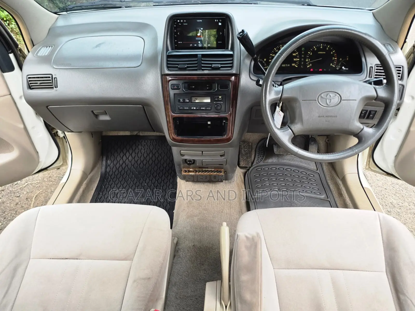 Toyota Gaia 2000 White
